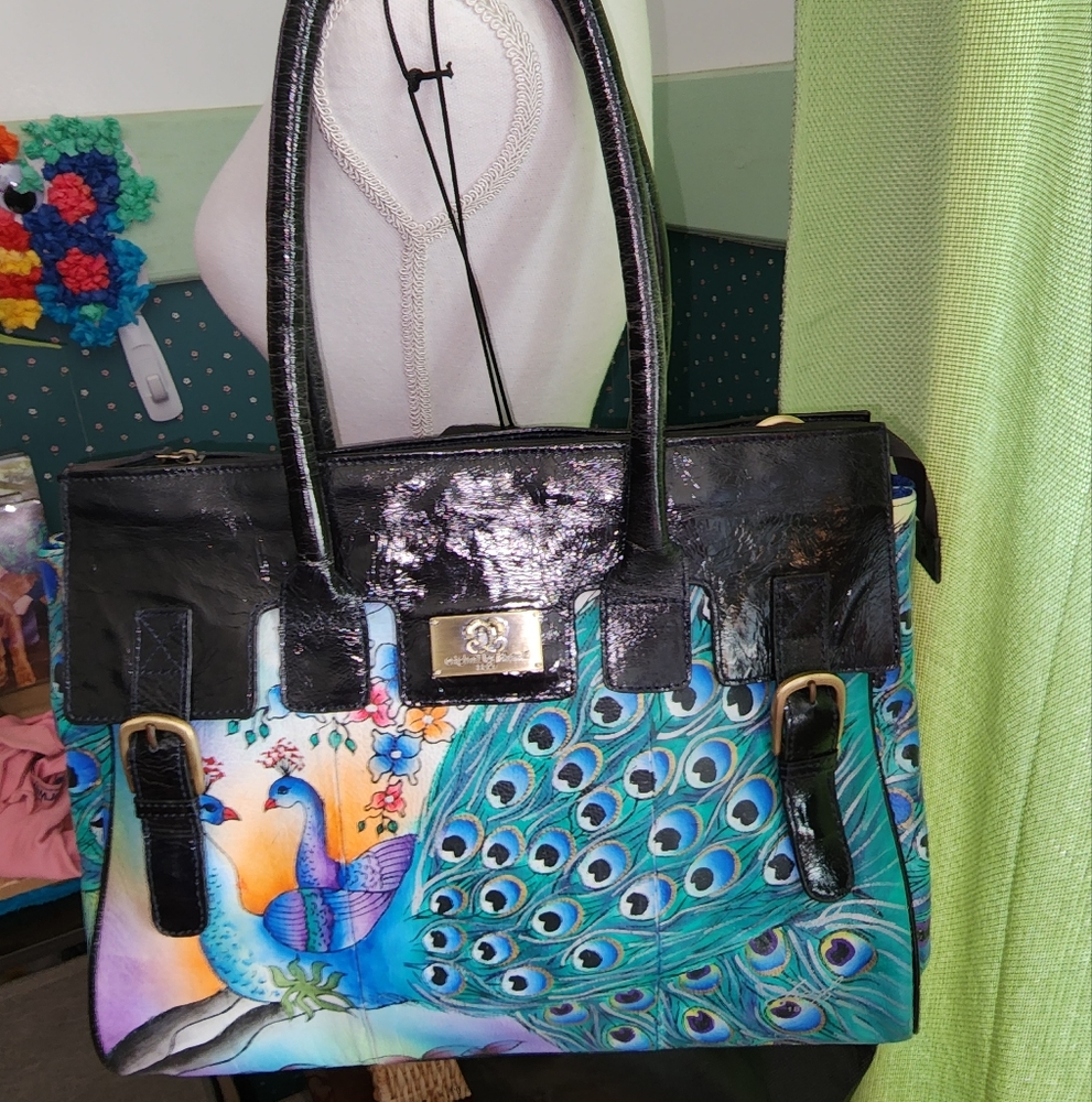 SHARIF NWOT (ORIGINAL BY SHARIF) XL WOMEN'S PURSE LIMITED EDITION.